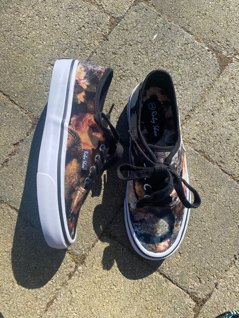 Nicole (Black Floral)